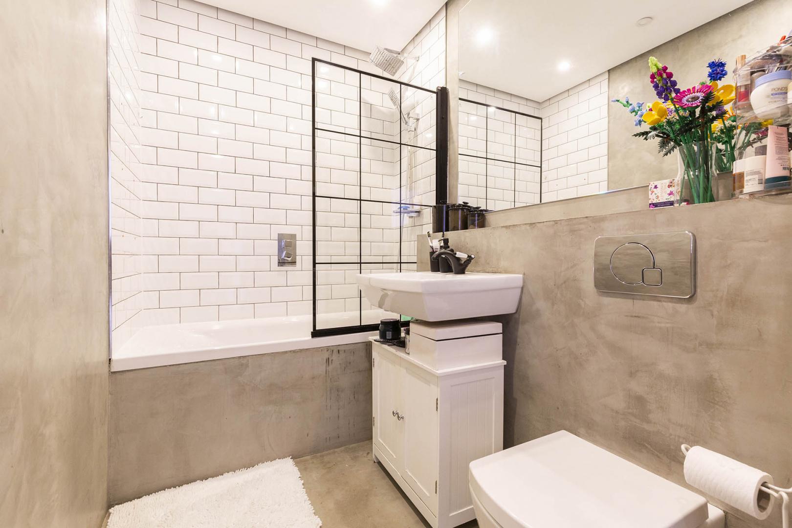 Modern Apartment Woodchurch Road, South Hampstead